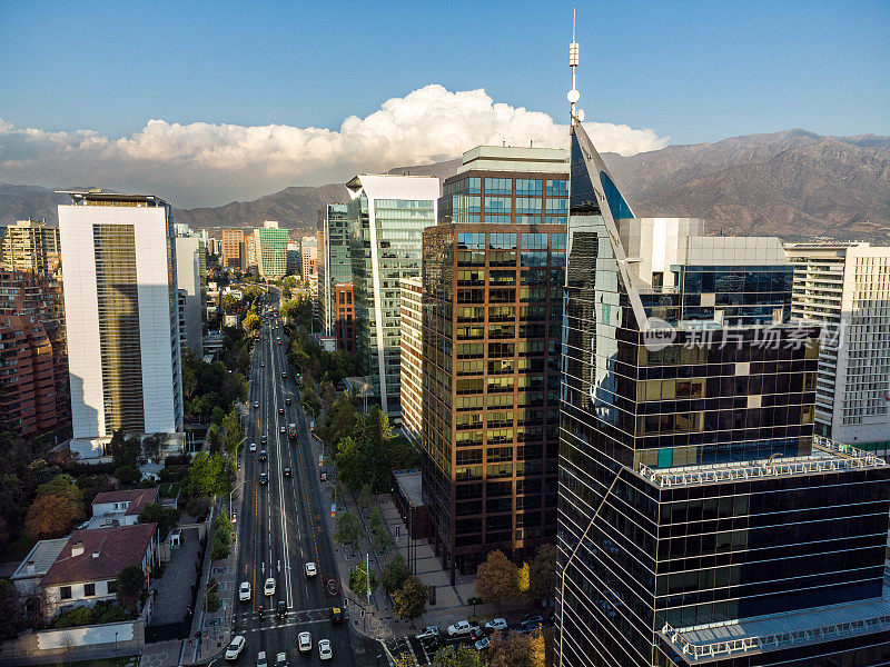 智利圣地亚哥El Golf社区的摩天大楼
